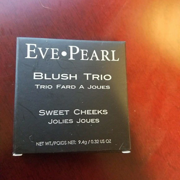 Eve pearl blush trio - Sweet Cheeks - Picture 3 of 5